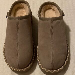 Bearpaw Platform Suede slip ons